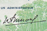 Khun One Voravong signature